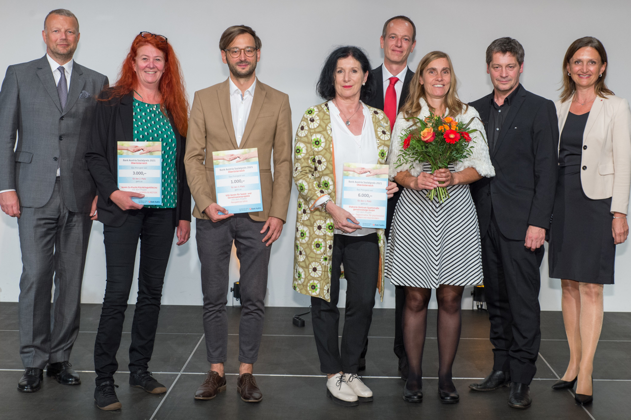 2021 hat die Schatzkiste den Bank Austria Sozialpreis Oberösterreich gewonnen. Andrea Boxhofe und Doris Rögner haben den Preis von 6.000 Euro entgegengenommen.
