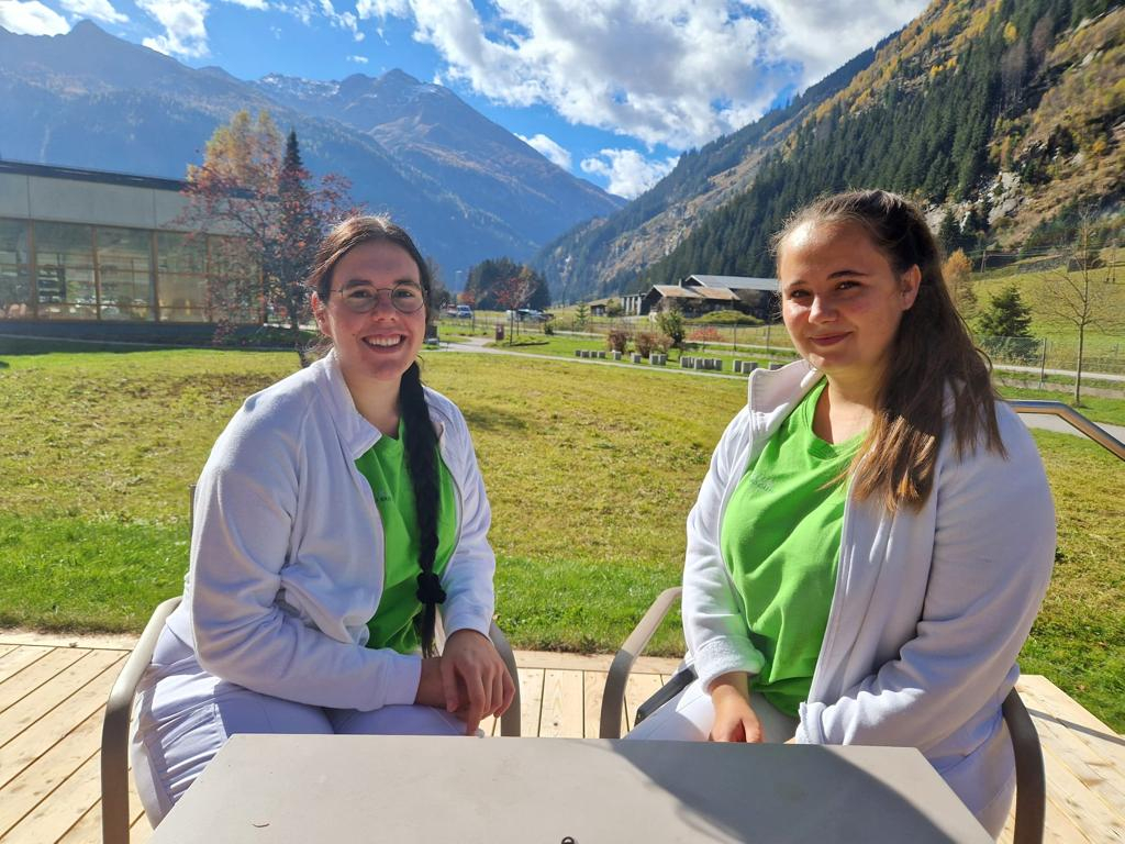 Sarah und Natalie haben ihr Pflichtpraktikum an der Schule für Sozialbetreuungsberufe in Bad Gastein absolviert