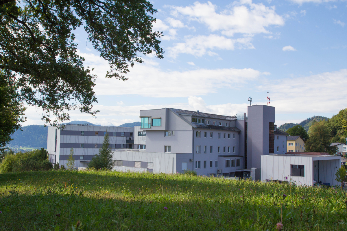 Öffentliches Krankenhaus Waiern / Feldkirchen - Krankenhaus in Feldkirchen, Kärnten photo 1