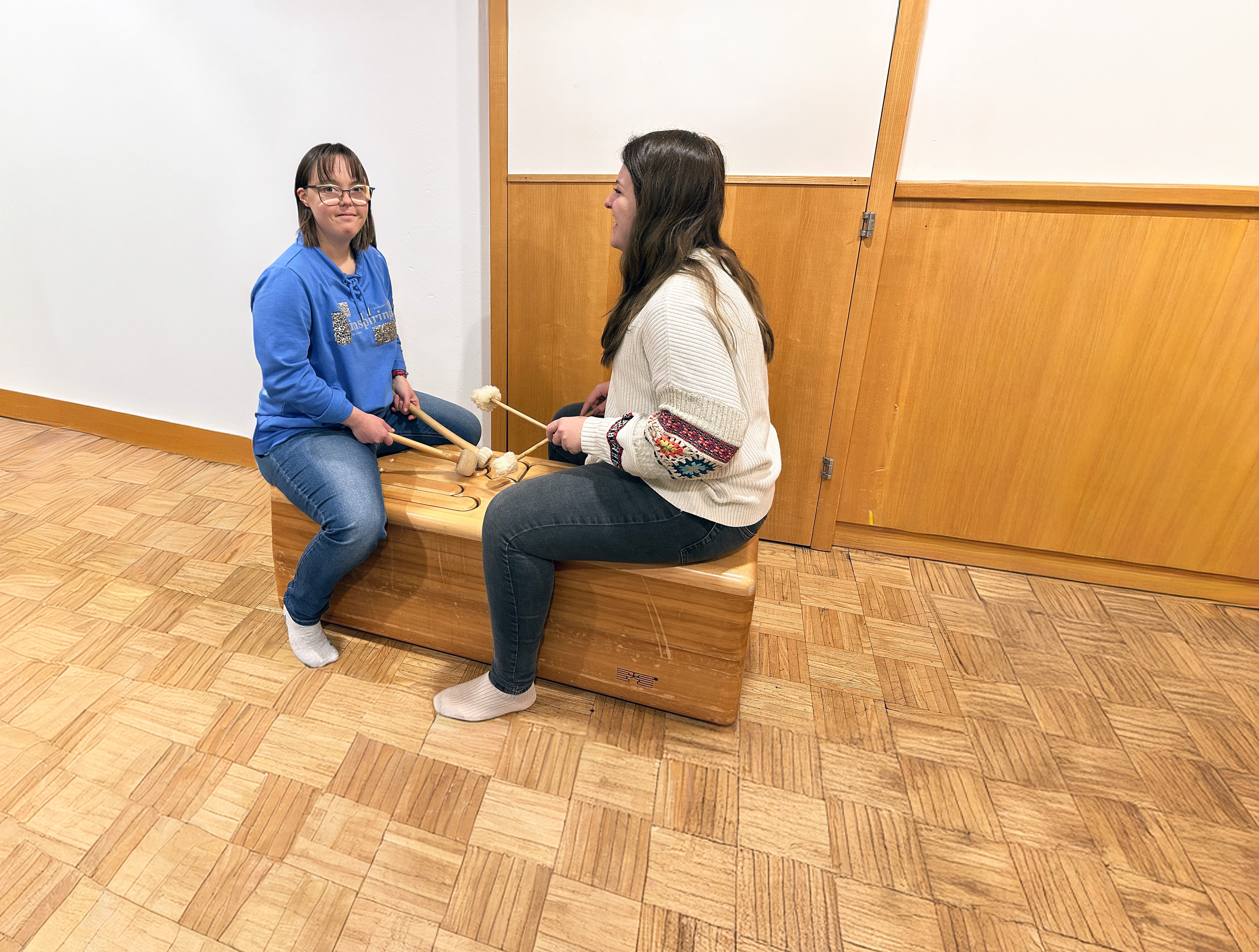 Kunstwerkstatt Medien, Schlitztrommel