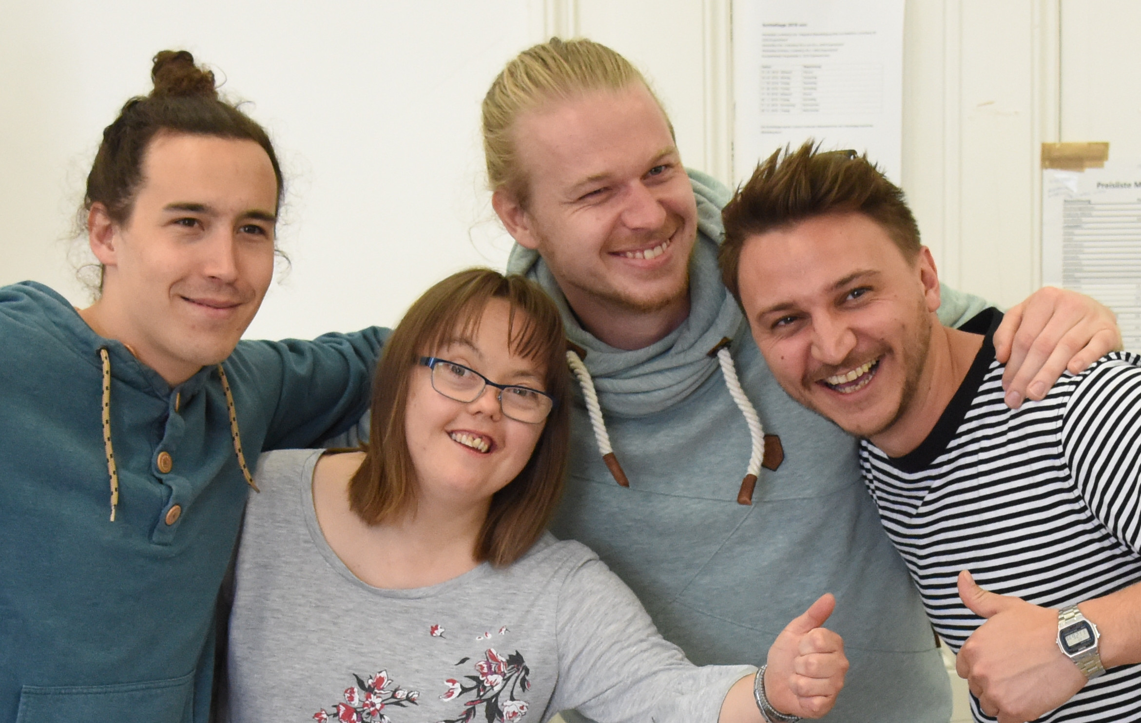 Kunstwerkstatt Medien, Folkshilfe