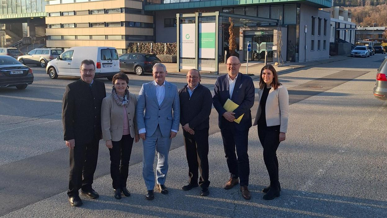 Gruppenfoto:  vlnr: Grätzhofer (2. Vzbgm Kindberg), Seitinger (1. Vzbgm Kindberg), Stickler (PVE Diakonissen GmbH), Sandner (Bürgermeister Kindberg), Harb (ÖGK), Schöls (PVE Diakonissen GmbH)