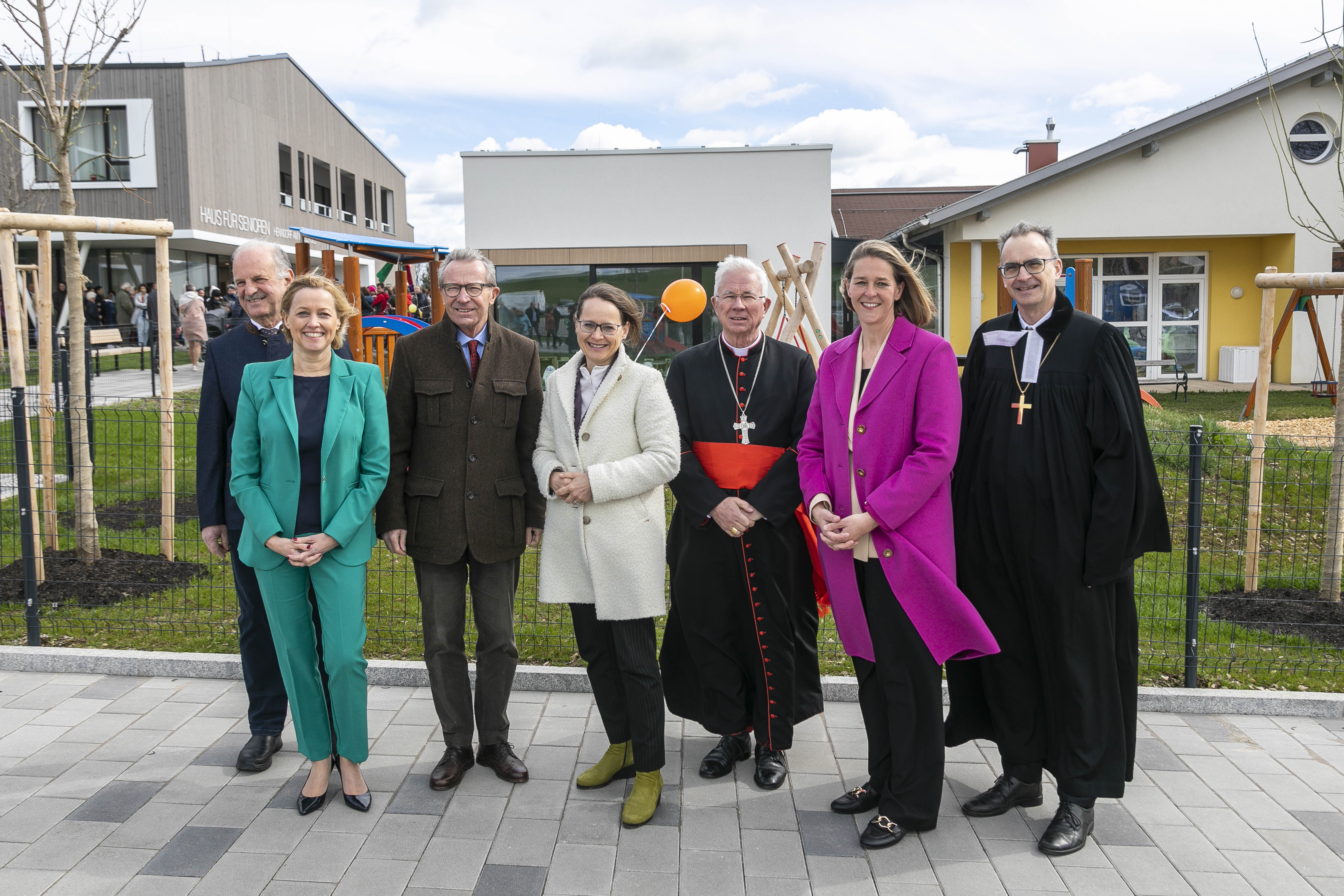 Ehrengäste beim Eröffnungsfest in Henndorf