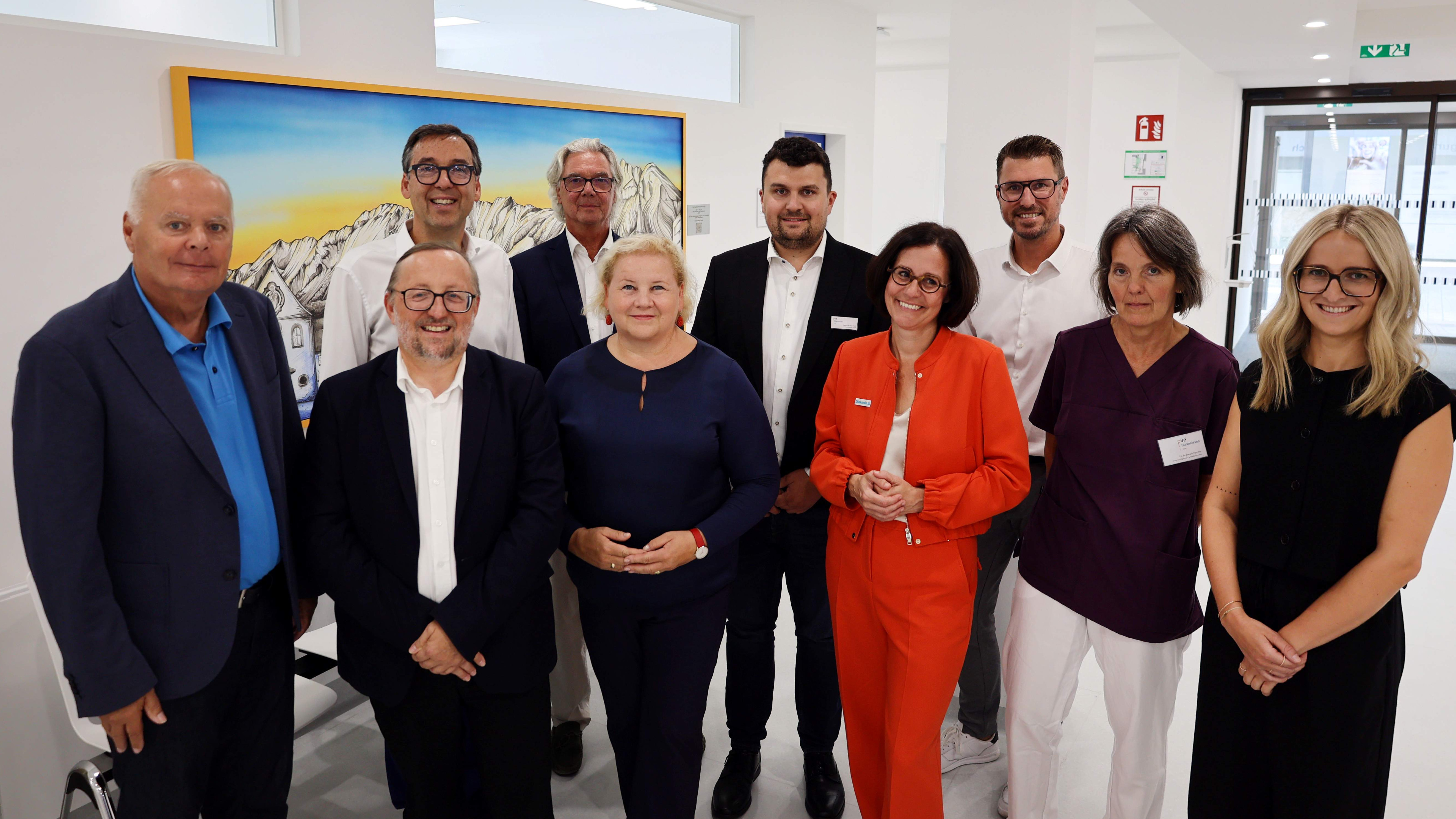 Bundesministerin Schumann zu Besuch in der PVE Diakonissen Telfs.