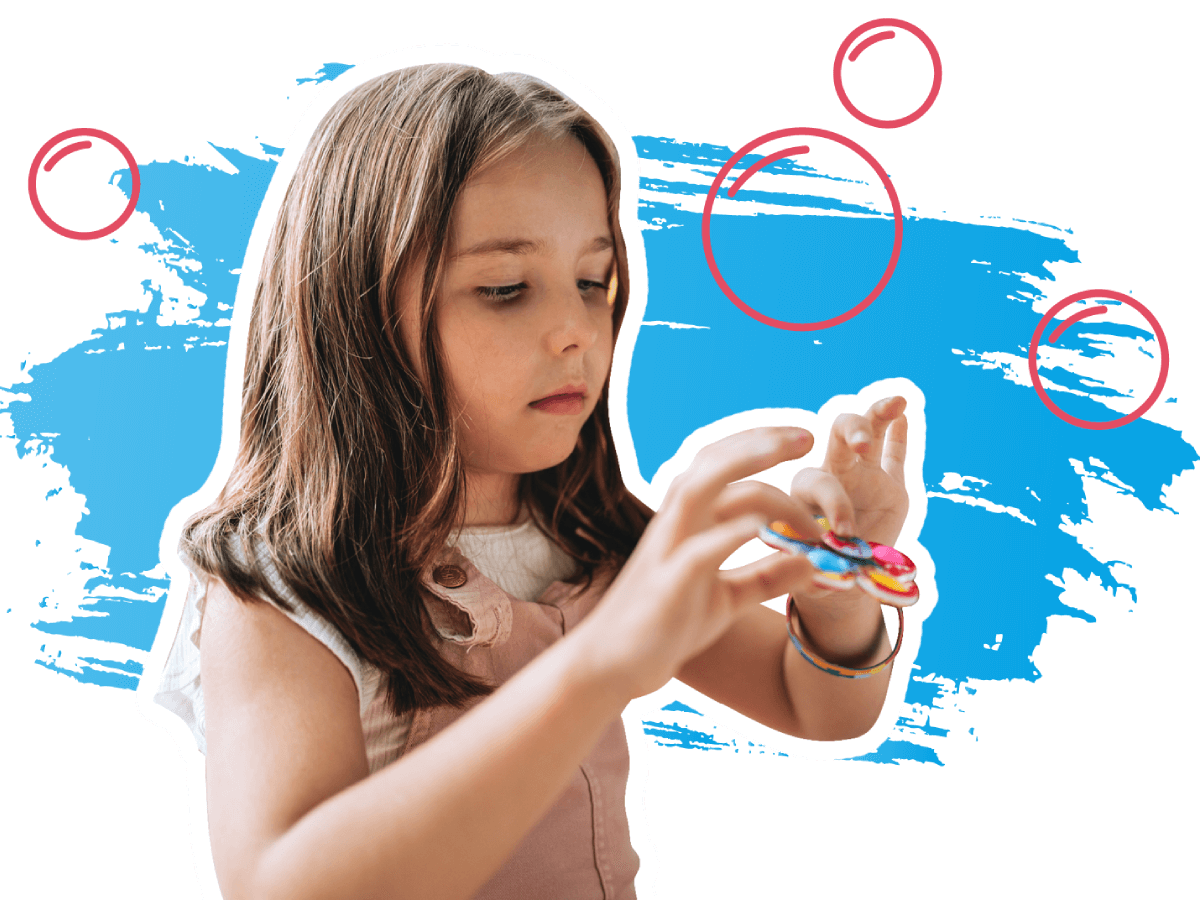 Ein Mädchen beim basteln