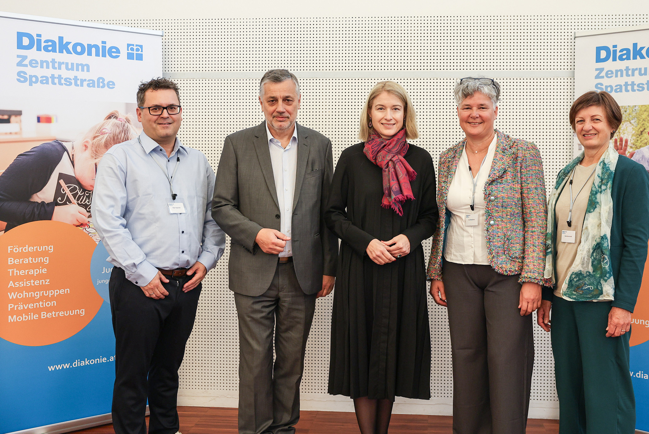 35 Jahre Schulassistenz: Bildungslandesrätin Mag. Christine Haberlander und Bildungsdirektor HR. Mag. Dr. Klampfer im Einsatz für Chancengleichheit