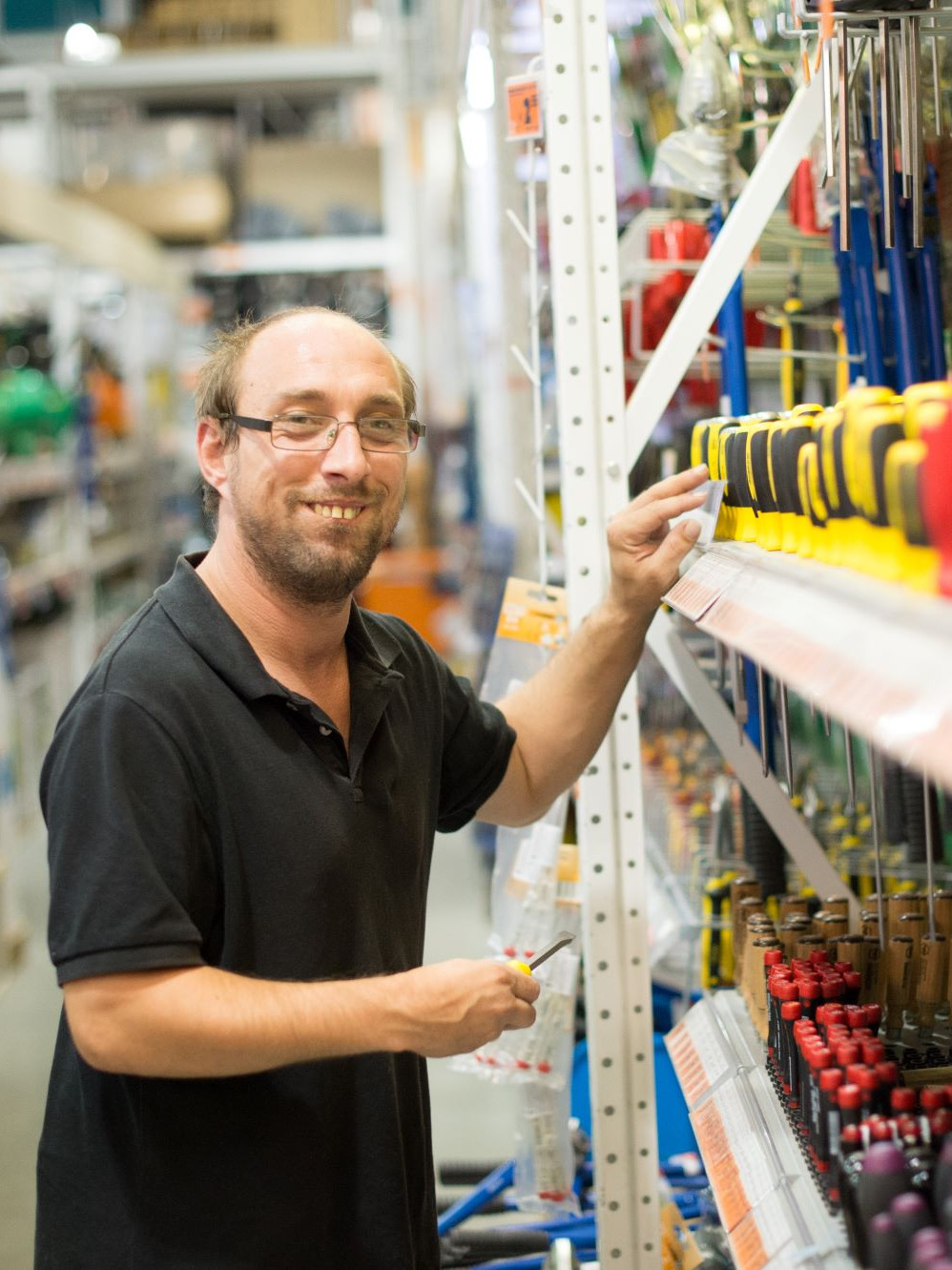 Begleiteter Mitarbeiter in der integrativen Beschäftigung