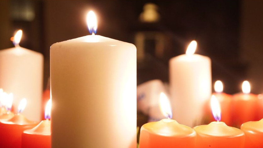 Spendenurkunde mit Adventkranz als Bild