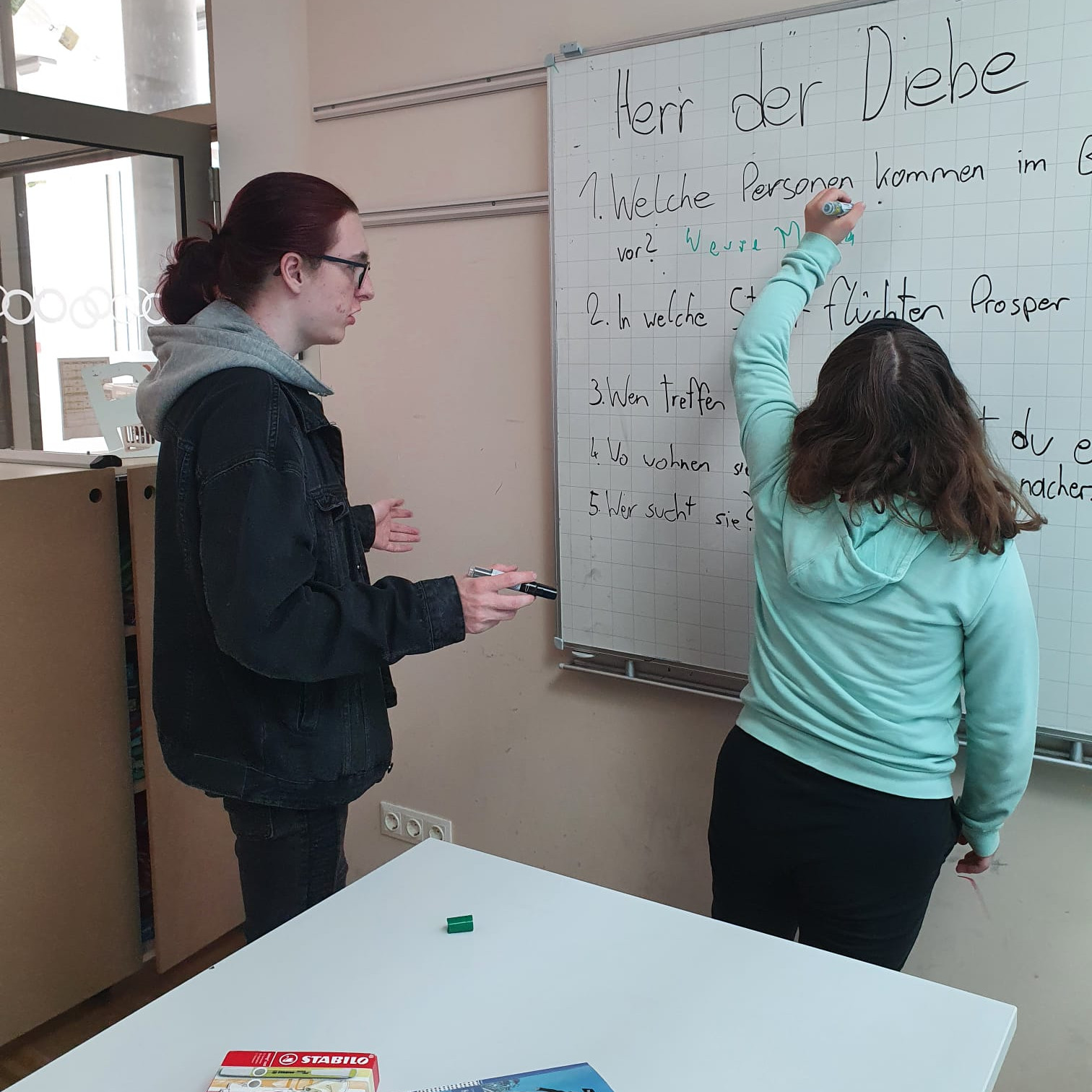 Felix Gugler absolviert sein Freiwilliges Sozialjahr an seinem ehemaligen Gymnasium.