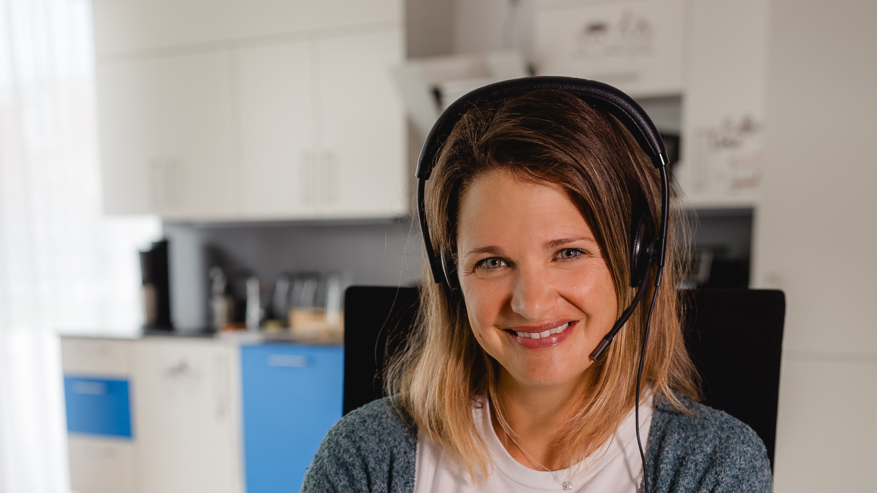 Yvonne im Home Office